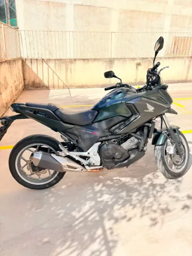 Honda NC 750X ABS 2020 - Verde - Muito bem cuidada