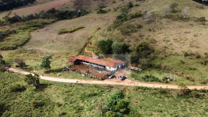 Linda fazenda à venda com 25 alqueires