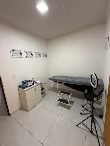 ALUGO SALA MONTADA EM STUDIO LOCALIZADO NO BAIRRO DO POÇO