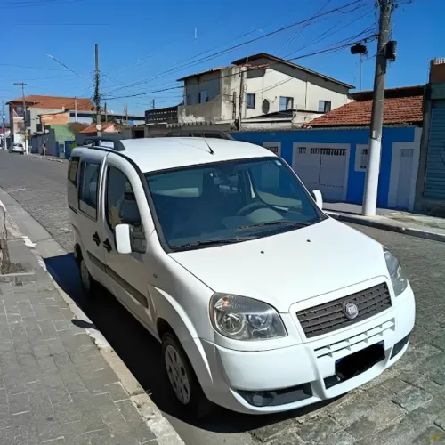 Fiat Doblo Essence 1.8 Flex 16V 5P 2012
