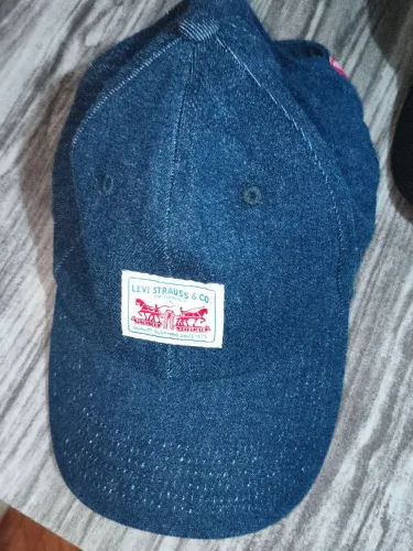 Boné Levi's Novo Original.