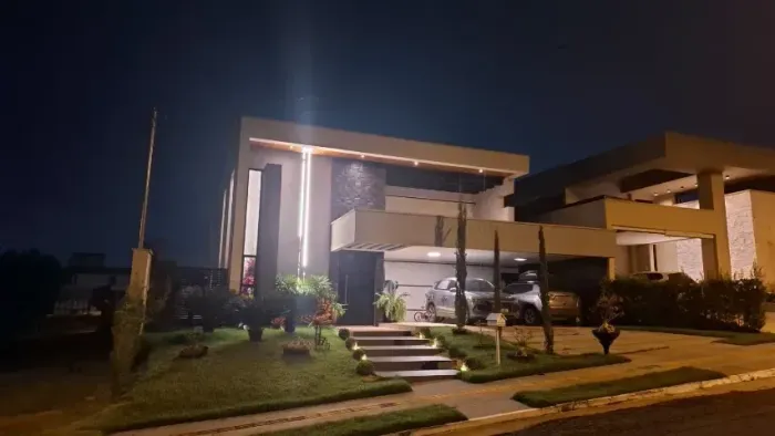 Casa Sobrado 5 Quartos para Venda no Condomínio do Lago - Goiânia