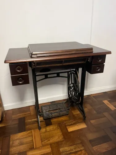 MÁQUINA DE COSTURA ANTIGA KOYO