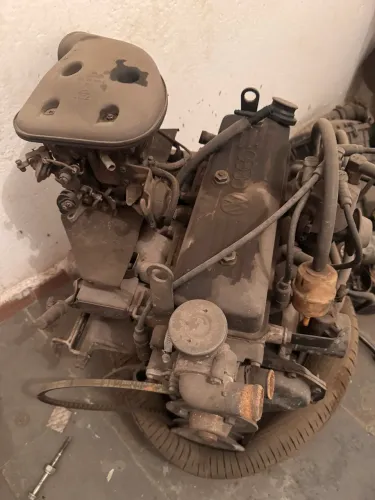 Vendo motor e caixa do gol 94 1.0 cht com o kit 1.6 motor tirando do carro funcionando 
