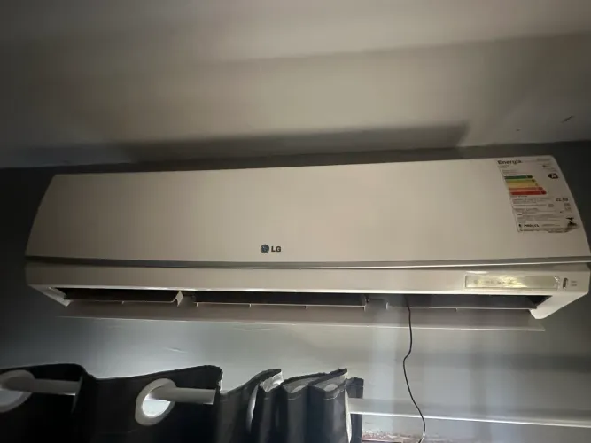 Ar condicionado split convencional LG 12.000 btus