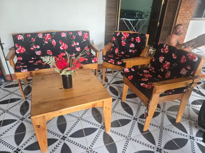 CONJUNTO DE PÁTIO LINDO EM PALETE 