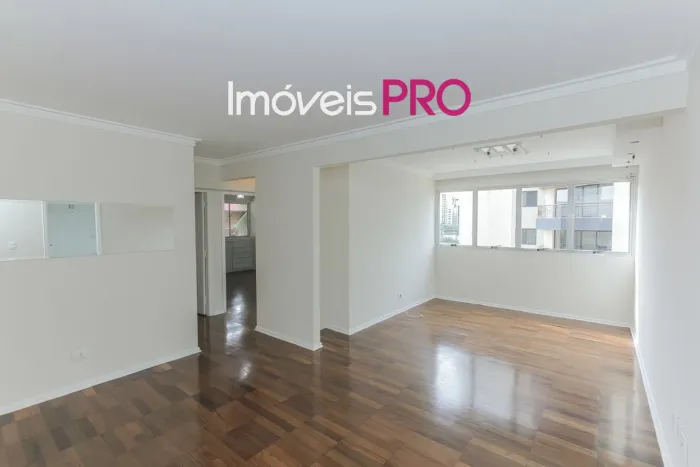 Apto de 90m2 com 2 dorm, living com lavabo e 1 vaga no Itaim