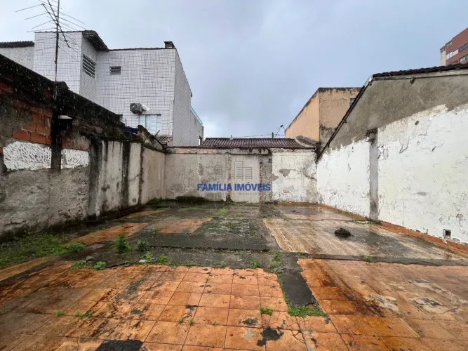 Terreno à venda 8,5 x 11,50 no bairro do Embaré, Santos -SP