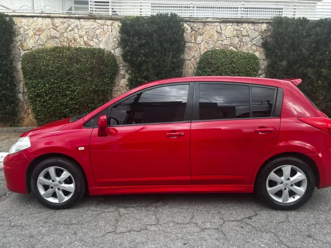 Nissan Tiida SL 1.8/1.8 Flex 16V Mec. 2013