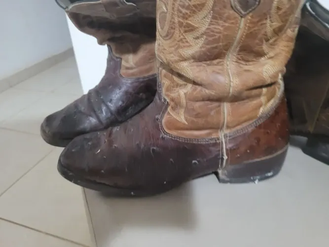 Bota cowboy couro de avestruz