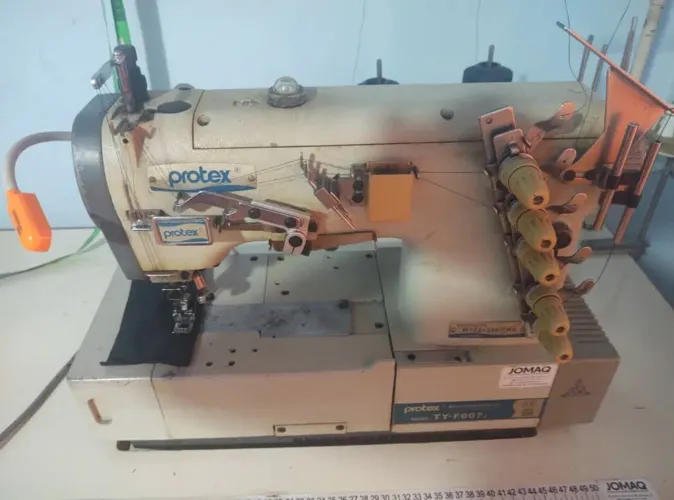 Vendo máquina de costura cobertura convencional