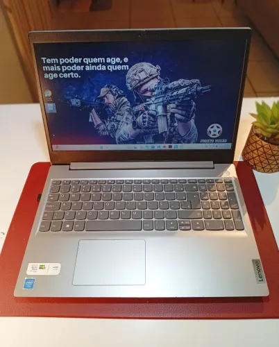 Notebook Lenovo IdeaPad ótimo para estudos e trabalho