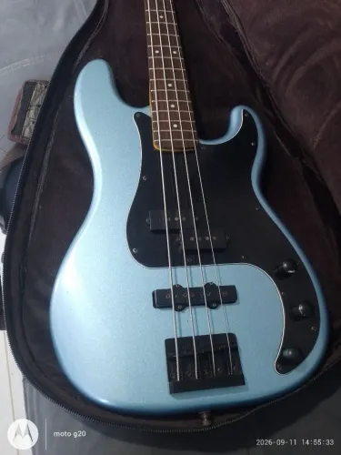 Baixo fender sq, top e cubo staner 100wts