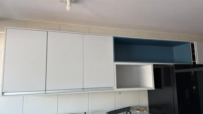 Armário de Cozinha Planejado + Pia de Mármore - 2,79m de Largura - Ótimo Estado