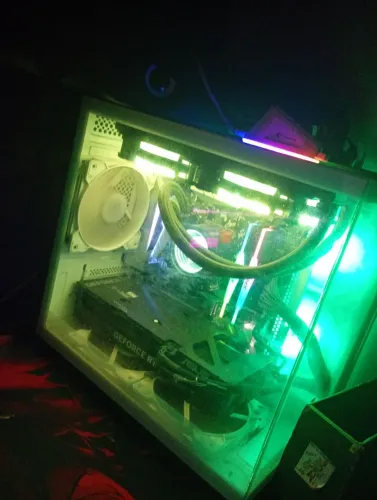 Vendo ou troco computador gamer completo, tenho caixa de tudo tudo da melhor qualidade