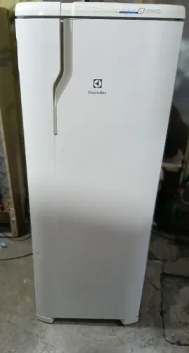 Geladeira Electrolux frost free 500 reais funcionando perfeitamente aceito cartão ou pix