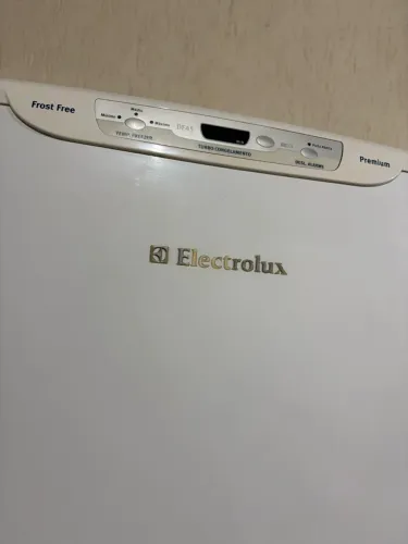 Geladeira Electrolux DF45 FrostFree 413L