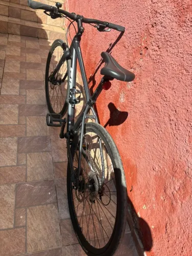 GIANT ESCAPE 2 DISC TAM S | HIDRÁULICO | SHIMANO ALTUS | 700C