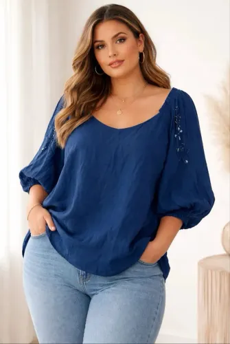 Lindíssima blusa azul marinho de algodão usada 1x