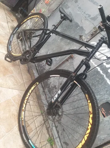 Bike aro 29 freios a disco Marchas E Amortecedor