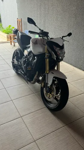 Honda Hornet Branca
