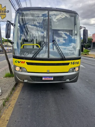 Ônibus motor dianteiro volks 17210 ,49 lugares com ar condicionado 