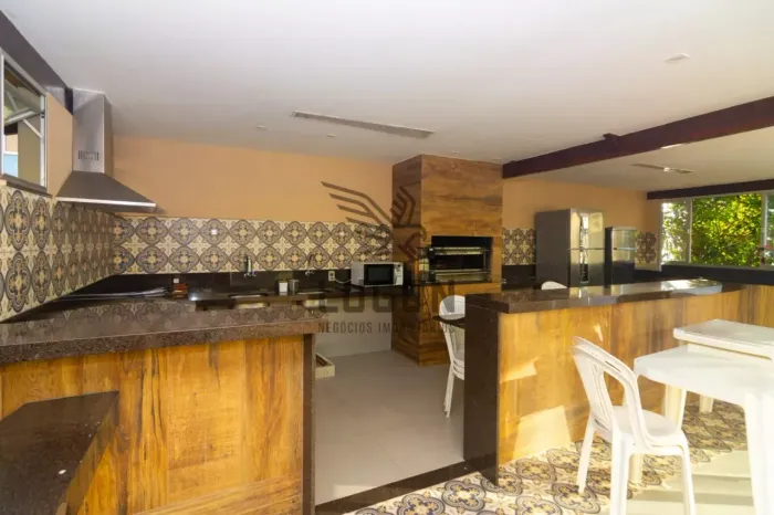 Apartamento 180 m² na Mata da Praia | Planta ampla e vista aberta