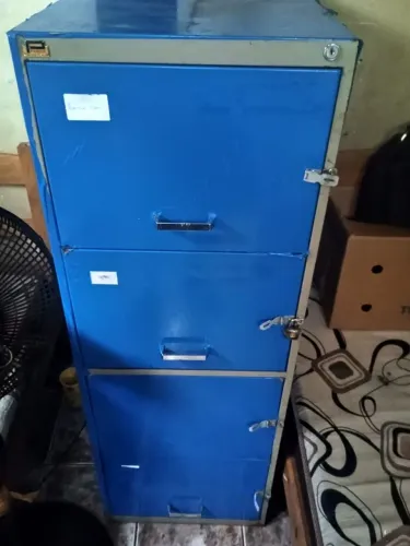 Vendo gaveteiro de ferro
