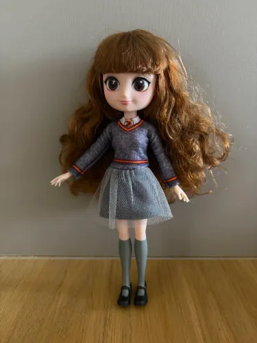 Hermione Grarger Harry Potter. apenas retirada da caixa. Não acompanha a varinha