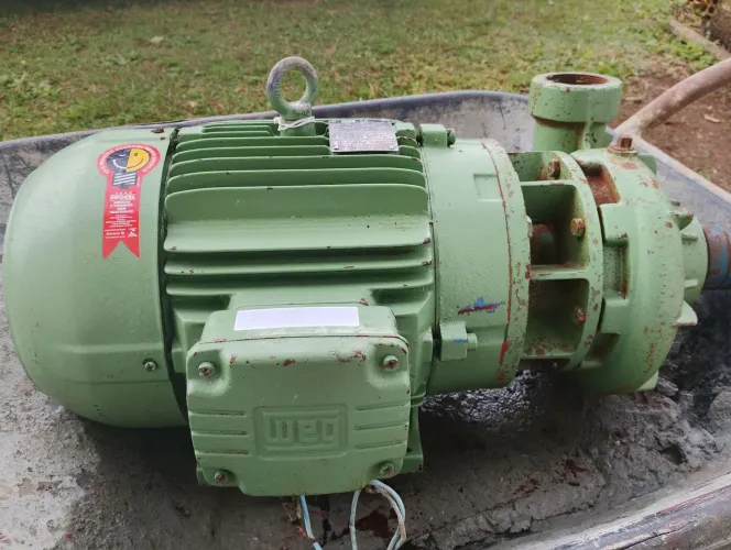 Vendo Bomba d'água 10cv motobomba !