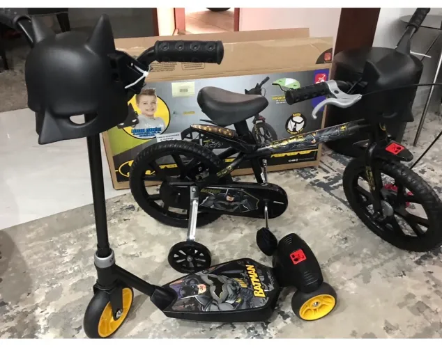 Bicicleta Aro 12 + Patinete 3 Rodas do Batman