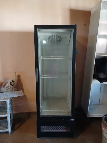 REFRIGERADOR EXPOSITOR