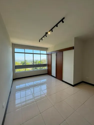 Sala comercial para venda possui 40ms², no Centro - São José dos Campos - SP