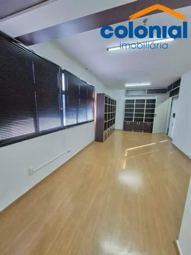 Sala comercial à venda no Centro de Jundiaí-SP: 1 sala, 1 banheiro, 29,00 m² de área.