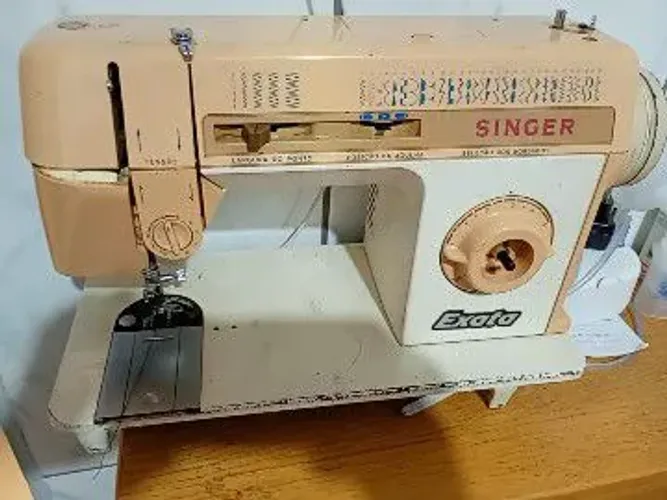 vendo uma máquina de costura