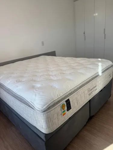 Cama Box Baú Queen + Colchão Molas Ensacadas Visco Gel - Semi Nova