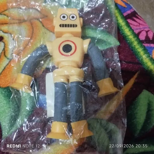 Robô elástico para diversão de seu filho(a)