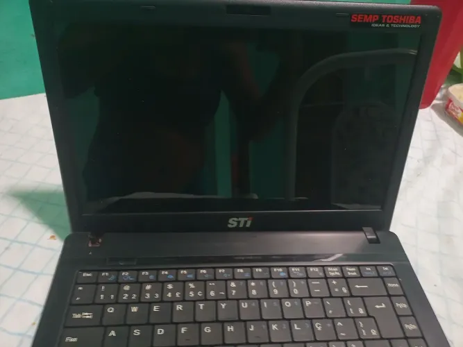 Vende not book STI para retirar peças 