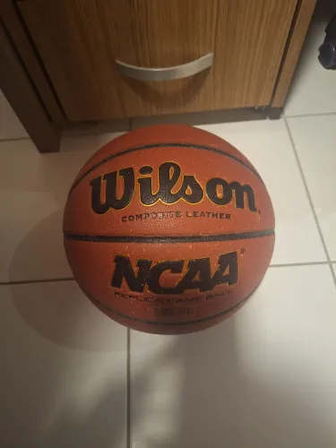 Bola de Basquete Usada de Couro