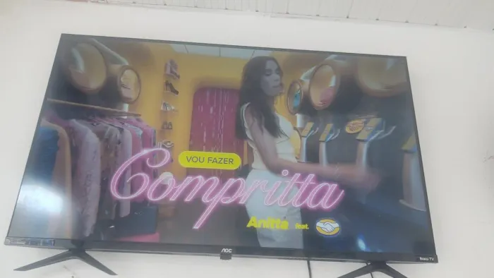 TV de 43 polegadas semi nova