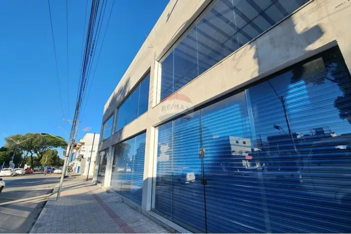 Ponto comercial de esquina na Av. Getúlio Vargas