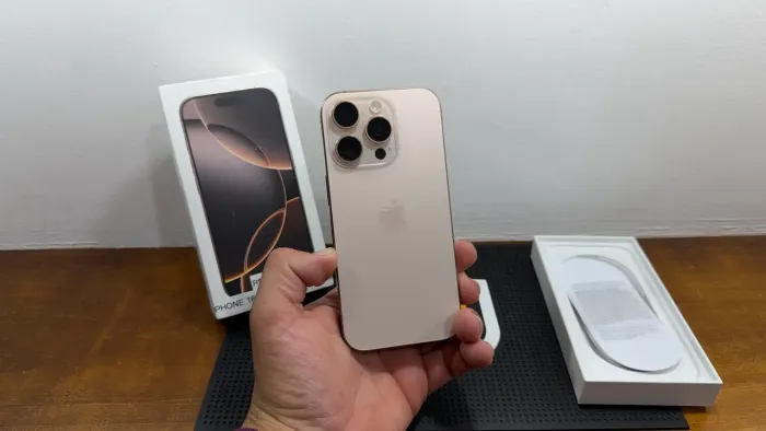 Iphone 16 Pro 256GB Desert - semi novo