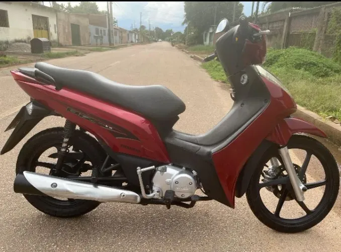 Vendo Biz em dias completa , com transferência no ato tá compra...
