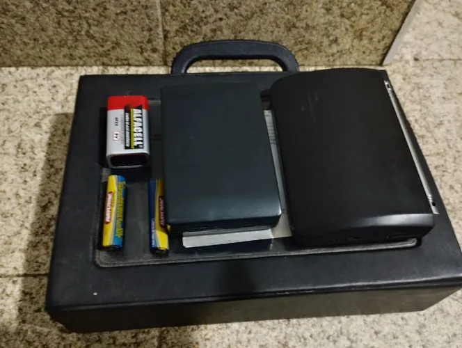 Microfone de lapela e amplificador (kit aula)