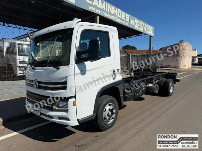 VW 11-180, ano 2024, 113.000 Km, no chassis (doc baú)