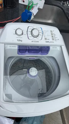 Máquina de lavar Electrolux 12 kg, bem conservada , funcionando perfeitamente!
