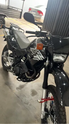 Vendo XT600  preta tudo pago 