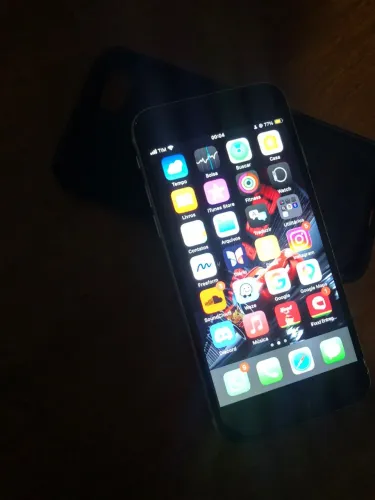 IPHONE SE 128 GB 