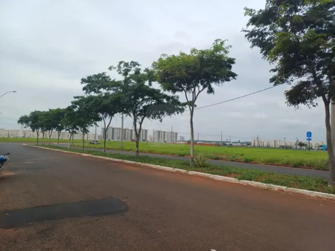 Terreno à venda no bairro Grand Ville.