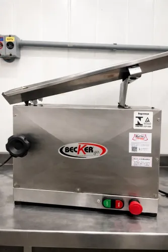MOEDOR DE CARNE BECKER BOCA 22